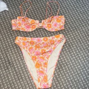 Triangl bikini never worn. Super cute but just got the wrong style.